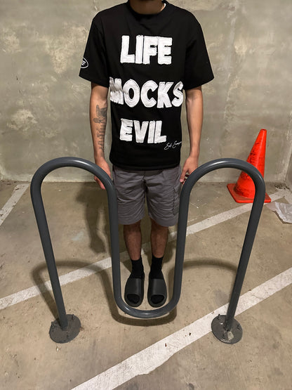 LIFE MOCKS EVIL T-SHIRT BLACK